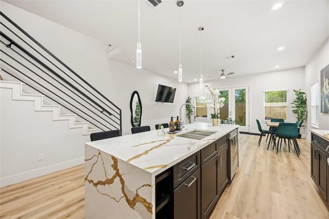 4513 Reed Road B, Houston, TX 77051