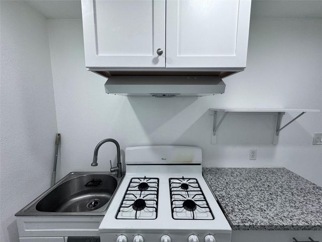 119 Neyland Street A, Houston, TX 77022