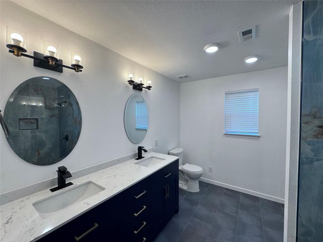119 Neyland Street A, Houston, TX 77022