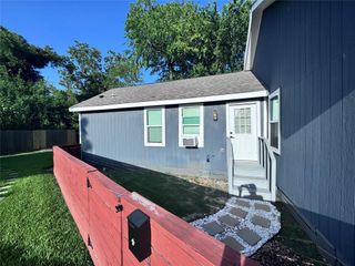 119 Neyland Street A, Houston, TX 77022