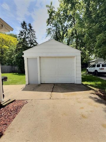 1743 OSHKOSH AVENUE, Oshkosh, WI 54902
