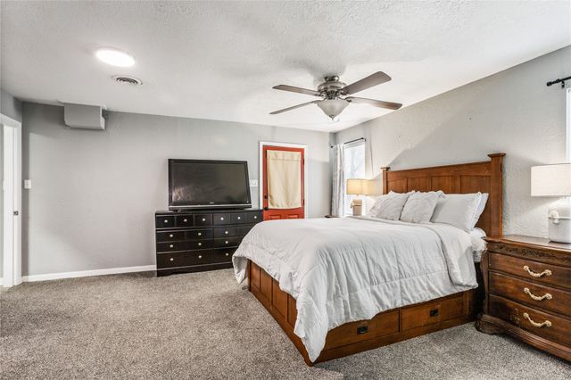 929 Paradise Cove Road, Pottsboro, TX 75076