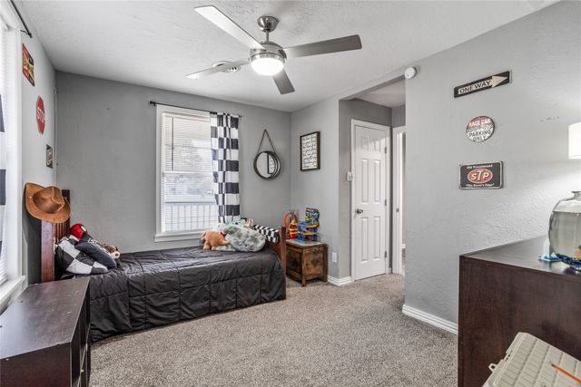 929 Paradise Cove Road, Pottsboro, TX 75076