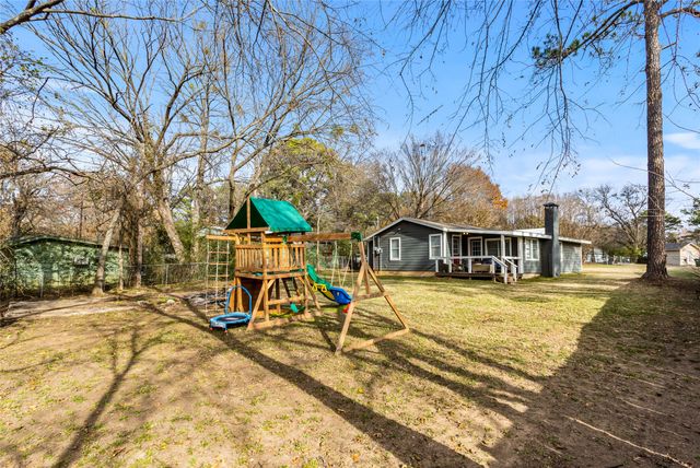 929 Paradise Cove Road, Pottsboro, TX 75076