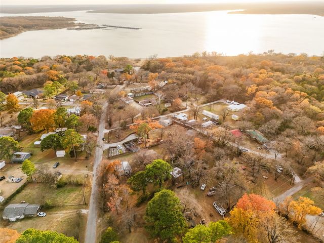 929 Paradise Cove Road, Pottsboro, TX 75076