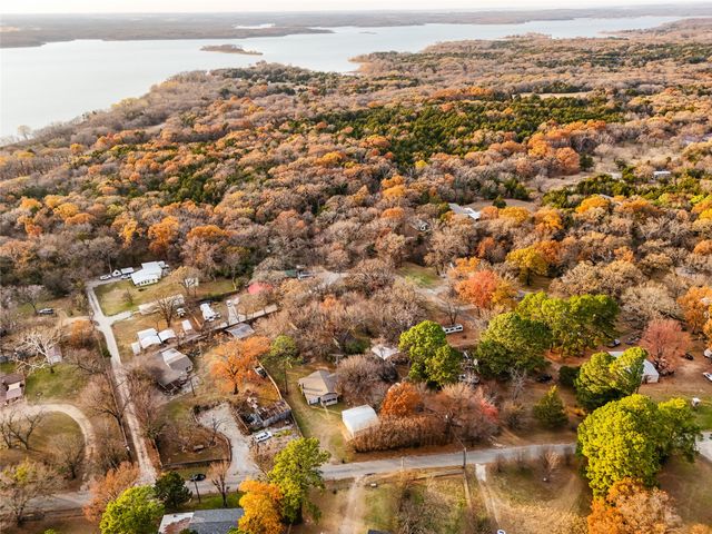 929 Paradise Cove Road, Pottsboro, TX 75076