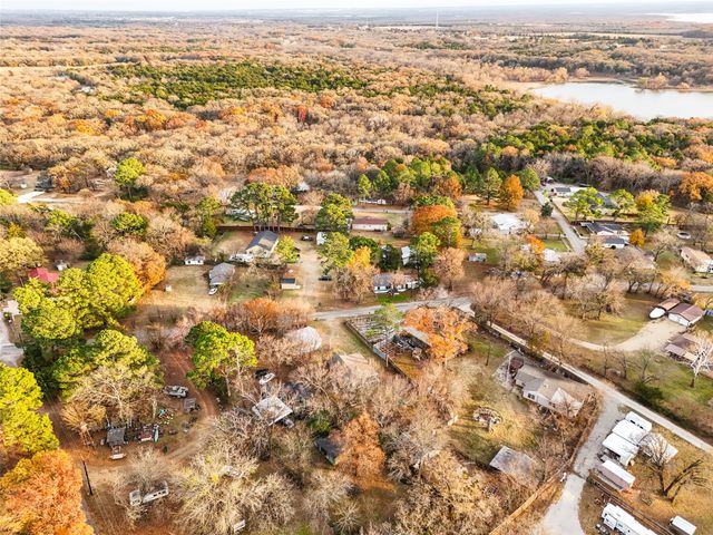 929 Paradise Cove Road, Pottsboro, TX 75076