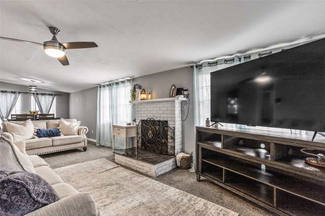 929 Paradise Cove Road, Pottsboro, TX 75076