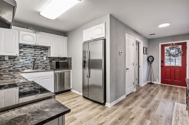 929 Paradise Cove Road, Pottsboro, TX 75076