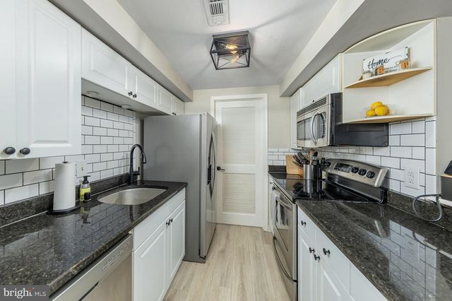 76 DOVER CT, Blackwood, NJ 08012