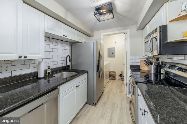 76 DOVER CT, Blackwood, NJ 08012