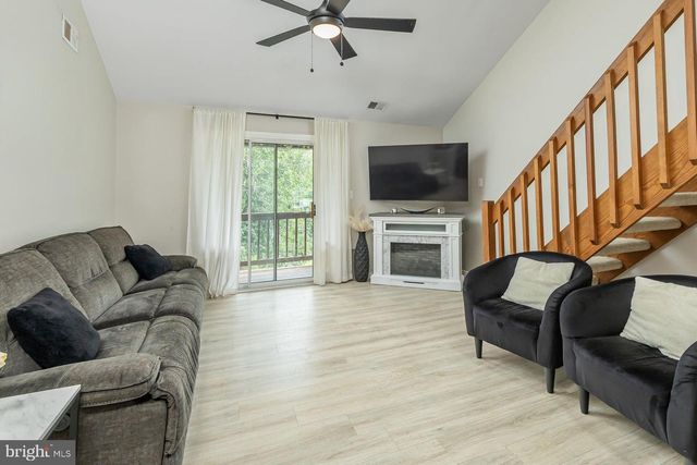 76 DOVER CT, Blackwood, NJ 08012