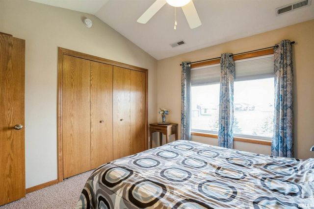 3620 Banar Drive SW E, Cedar Rapids, IA 52404