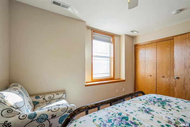 3620 Banar Drive SW E, Cedar Rapids, IA 52404