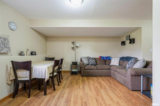 3620 Banar Drive SW E, Cedar Rapids, IA 52404