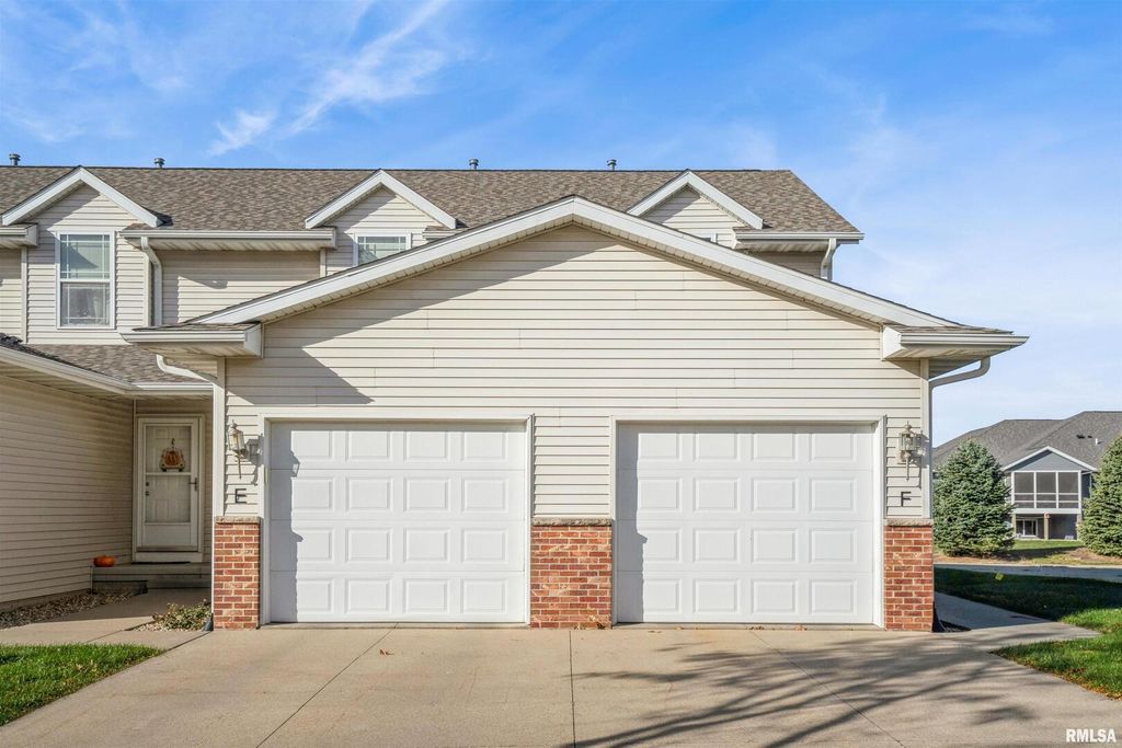 3620 Banar Drive SW E, Cedar Rapids, IA 52404