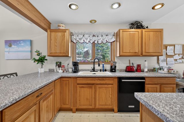 6139 Sand Point Road, Mohawk, MI 49950