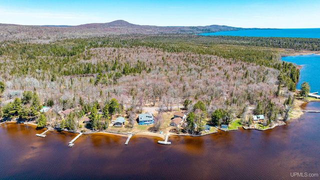 6139 Sand Point Road, Mohawk, MI 49950