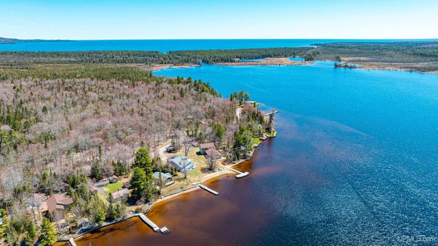 6139 Sand Point Road, Mohawk, MI 49950