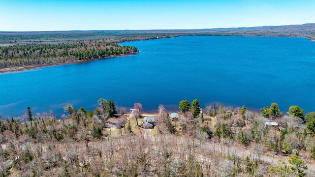 6139 Sand Point Road, Mohawk, MI 49950