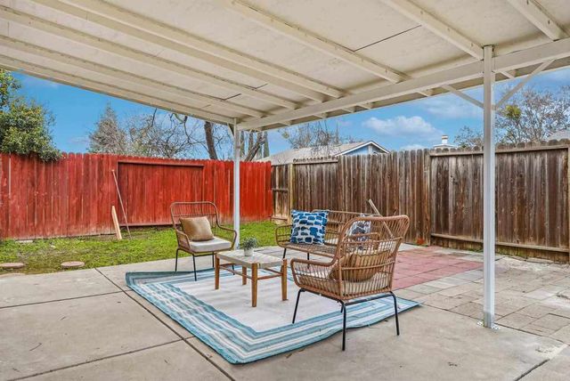 1110 Amaretto Dr, Tracy, CA 95376