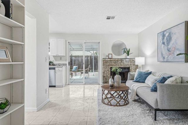 1110 Amaretto Dr, Tracy, CA 95376