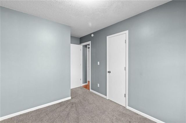 11300 N Donnelly Avenue, Kansas City, MO 64157