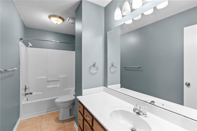 11300 N Donnelly Avenue, Kansas City, MO 64157