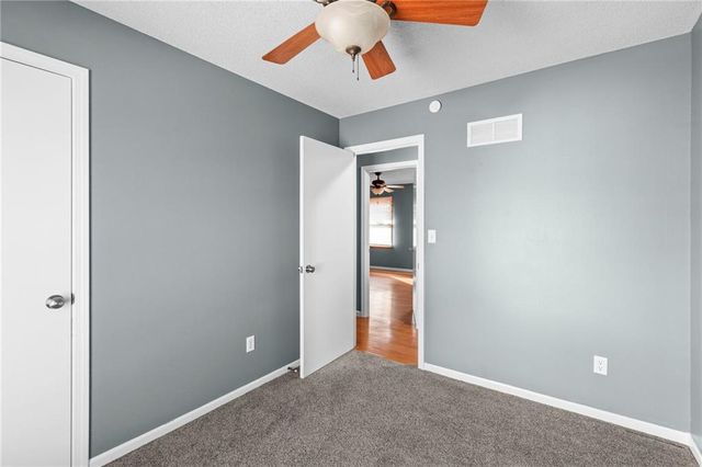 11300 N Donnelly Avenue, Kansas City, MO 64157