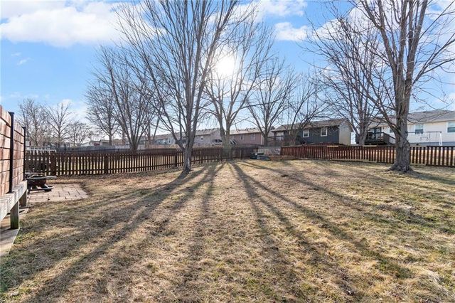 11300 N Donnelly Avenue, Kansas City, MO 64157