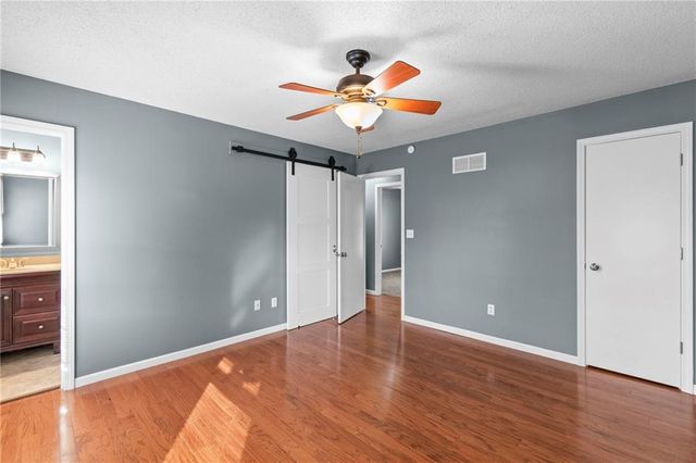 11300 N Donnelly Avenue, Kansas City, MO 64157