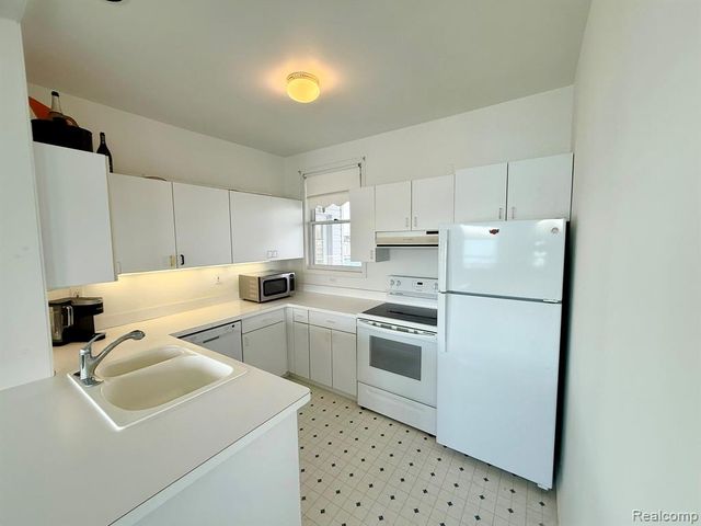 9963 S Channel Dr, Harsens Island, MI 48028