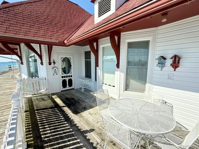 9963 S Channel Dr, Harsens Island, MI 48028