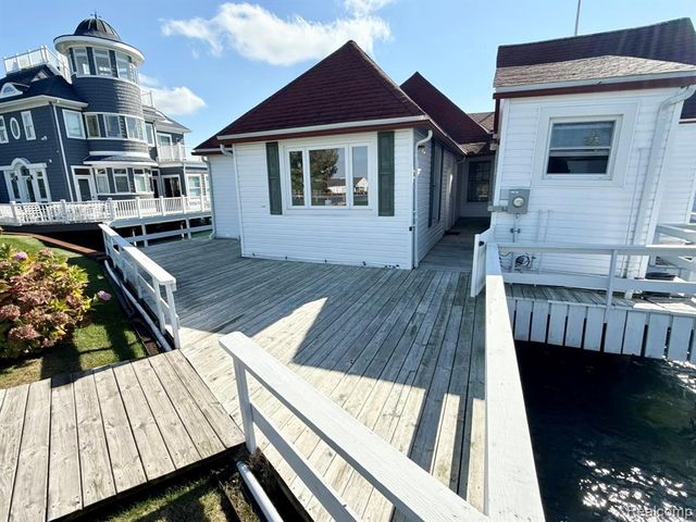 9963 S Channel Dr, Harsens Island, MI 48028