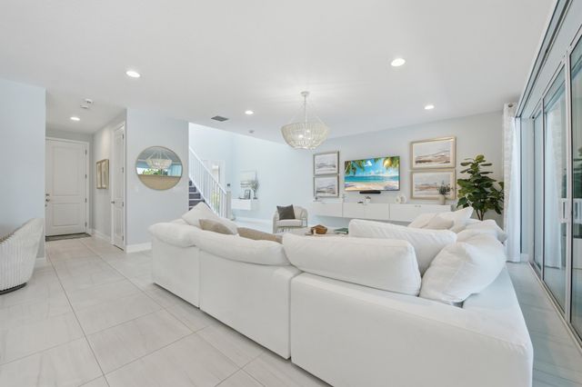 19564 Broad Shore Walk, Loxahatchee, FL 33470
