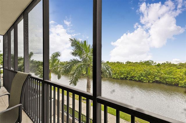 3329 SUNSET KEY CIRCLE 204, Punta Gorda, FL 33955