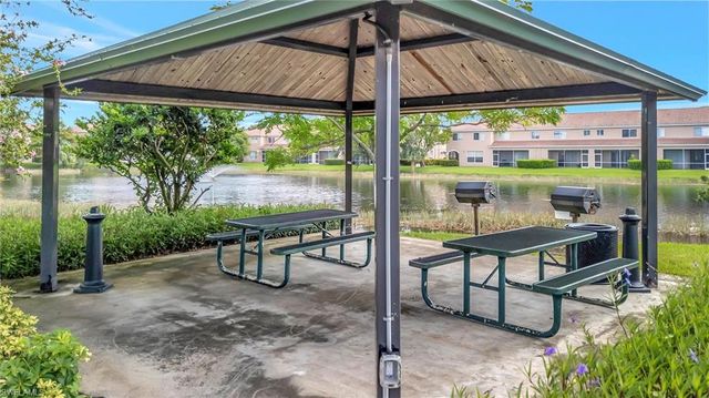 9527 Brookville CT, Fort Myers, FL 33967