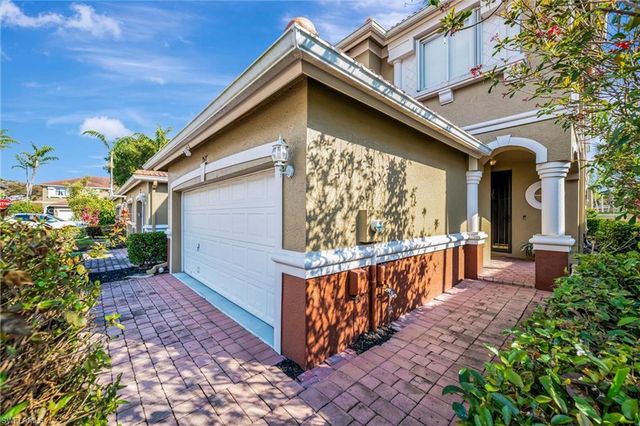 9527 Brookville CT, Fort Myers, FL 33967