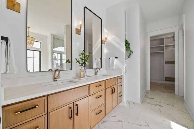 2112 SW Cascade Falls Drive, Ankeny, IA 50023