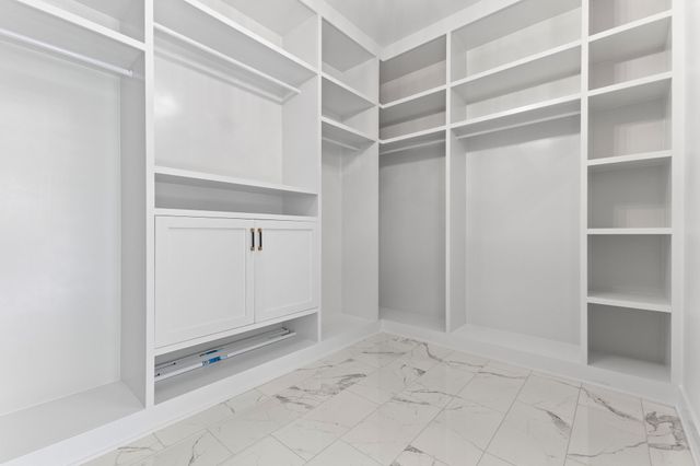 2112 SW Cascade Falls Drive, Ankeny, IA 50023