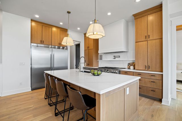 2112 SW Cascade Falls Drive, Ankeny, IA 50023