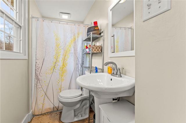 359 Hunting Creek Rd, North Strabane, PA 15317