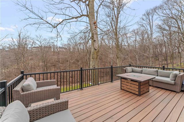 359 Hunting Creek Rd, North Strabane, PA 15317