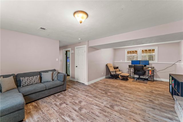 359 Hunting Creek Rd, North Strabane, PA 15317