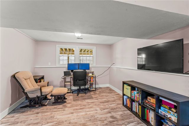 359 Hunting Creek Rd, North Strabane, PA 15317