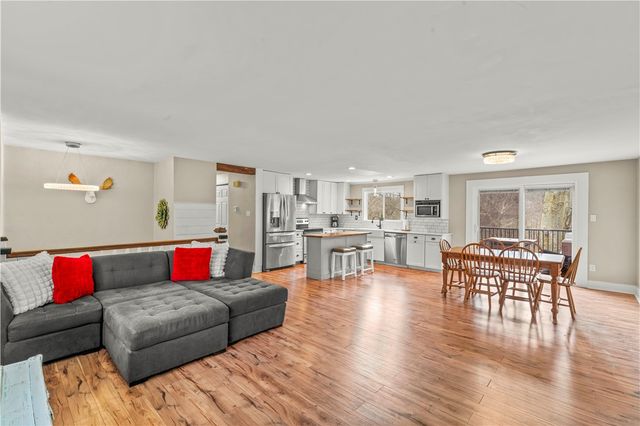 359 Hunting Creek Rd, North Strabane, PA 15317