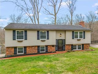 359 Hunting Creek Rd, North Strabane, PA 15317