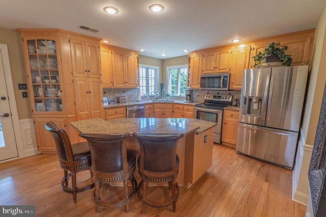 3781 CHRIS DR, Emmaus, PA 18049
