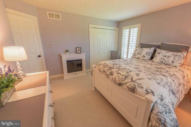 3781 CHRIS DR, Emmaus, PA 18049