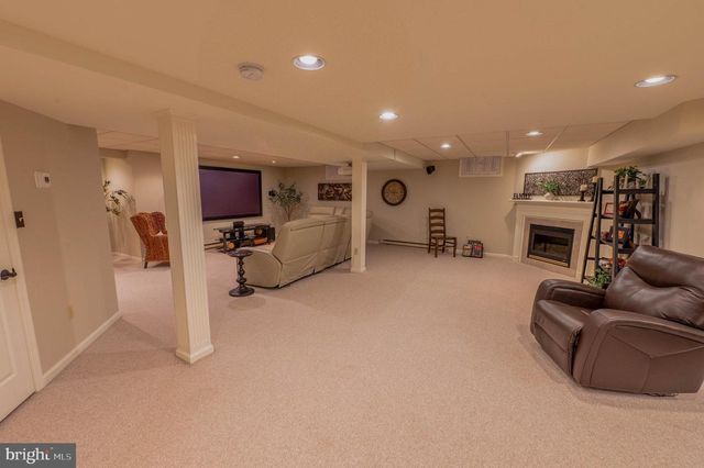 3781 CHRIS DR, Emmaus, PA 18049